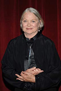 How tall is Louise Fletcher?